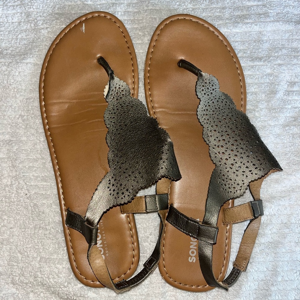 Brown and Black Sandals $20 each or $50 for all dm for which you want